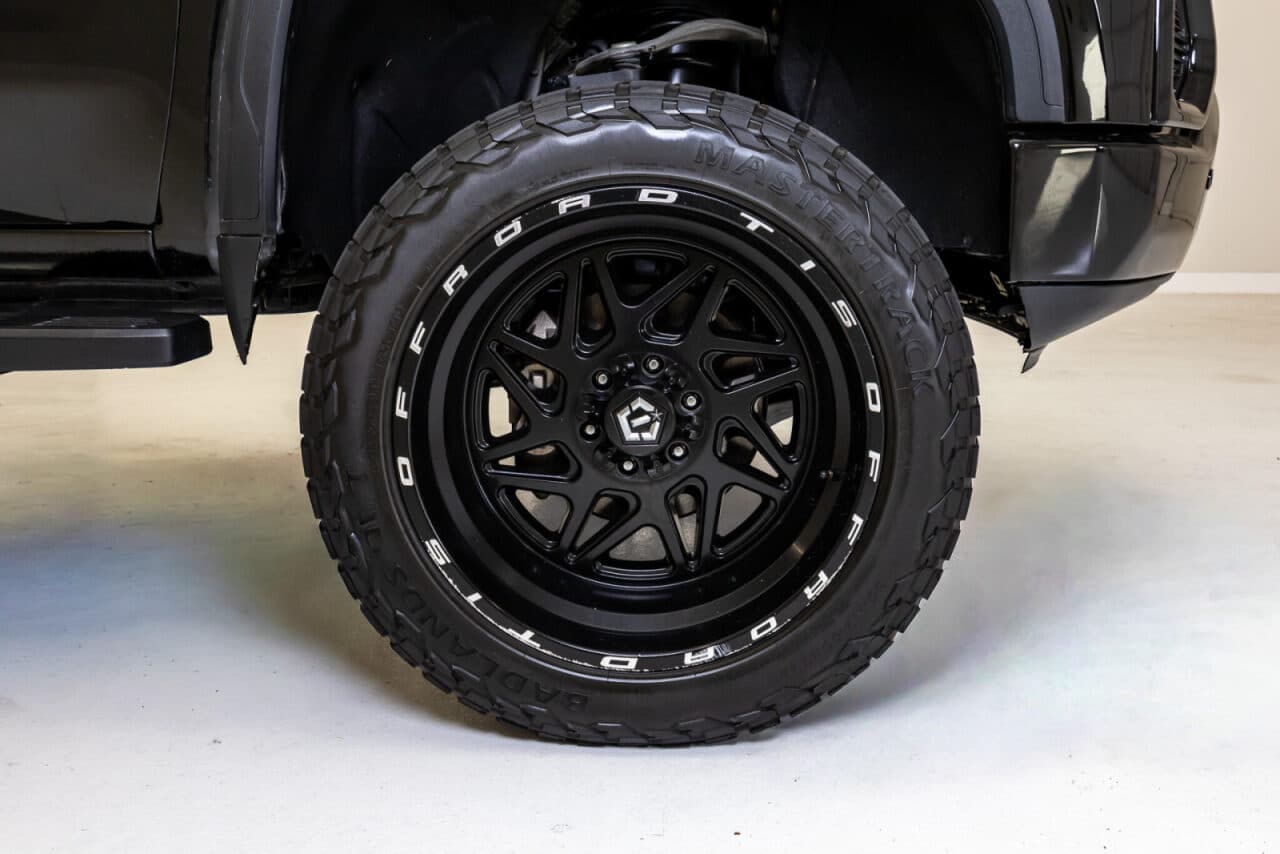 2022 GMC Sierra 1500 Limited SLT — photo 10 of 37