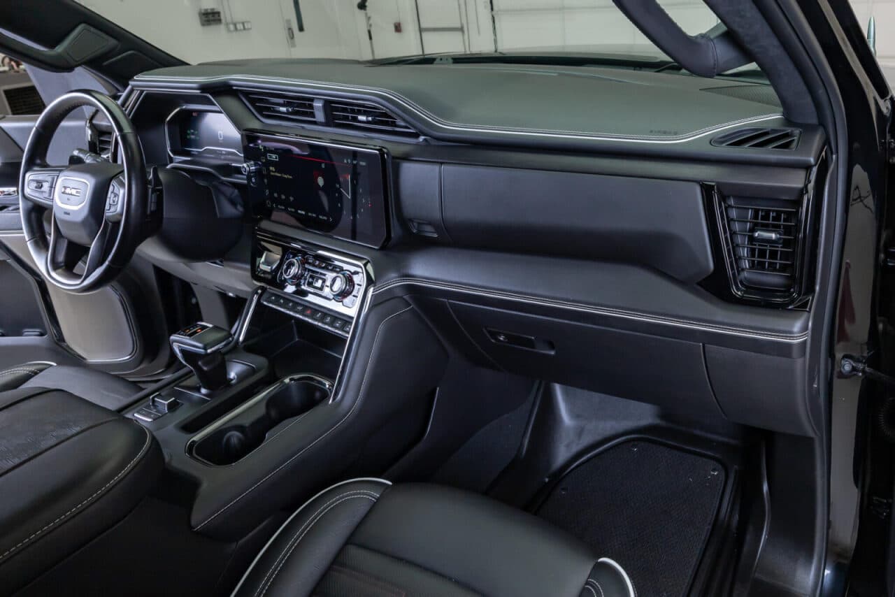 2024 GMC Sierra 1500 AT4X — photo 13 of 37
