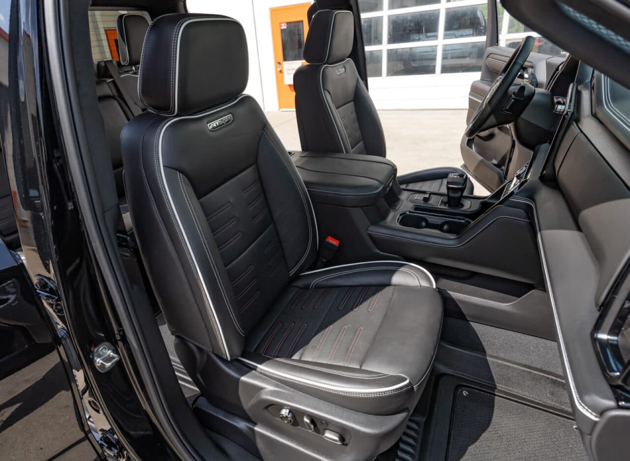 2025 GMC Sierra 1500 AT4X — photo 29 of 39