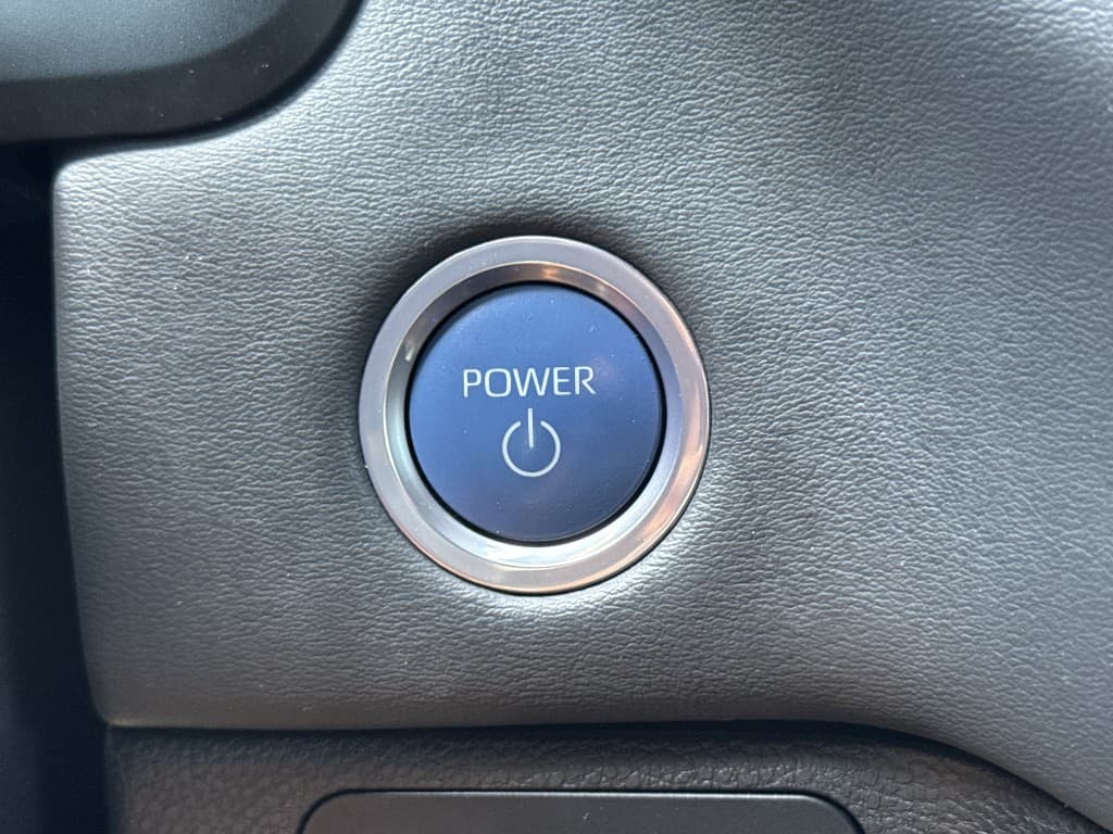 2024 Toyota Tundra Platinum Hybrid 4WD — photo 17 of 18