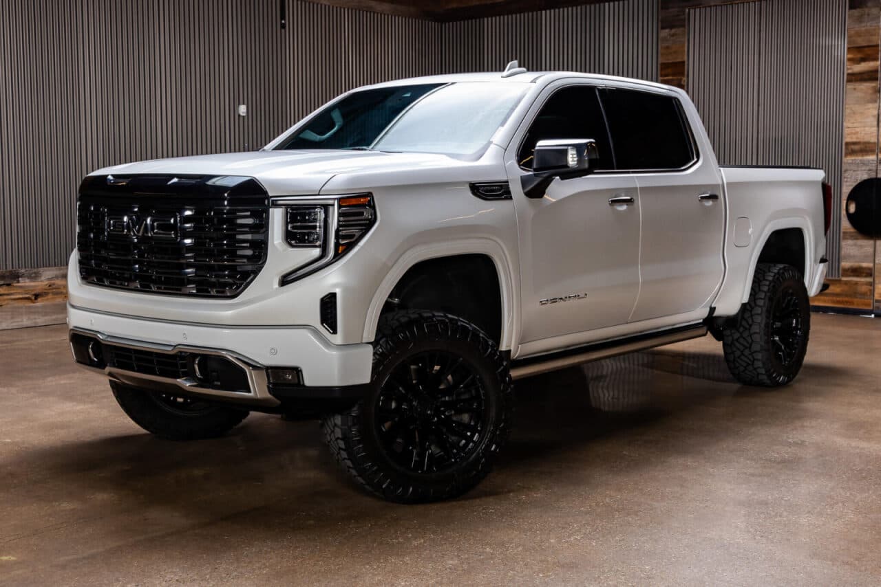 2024 GMC Sierra 1500 Denali Ultimate — photo 3 of 40