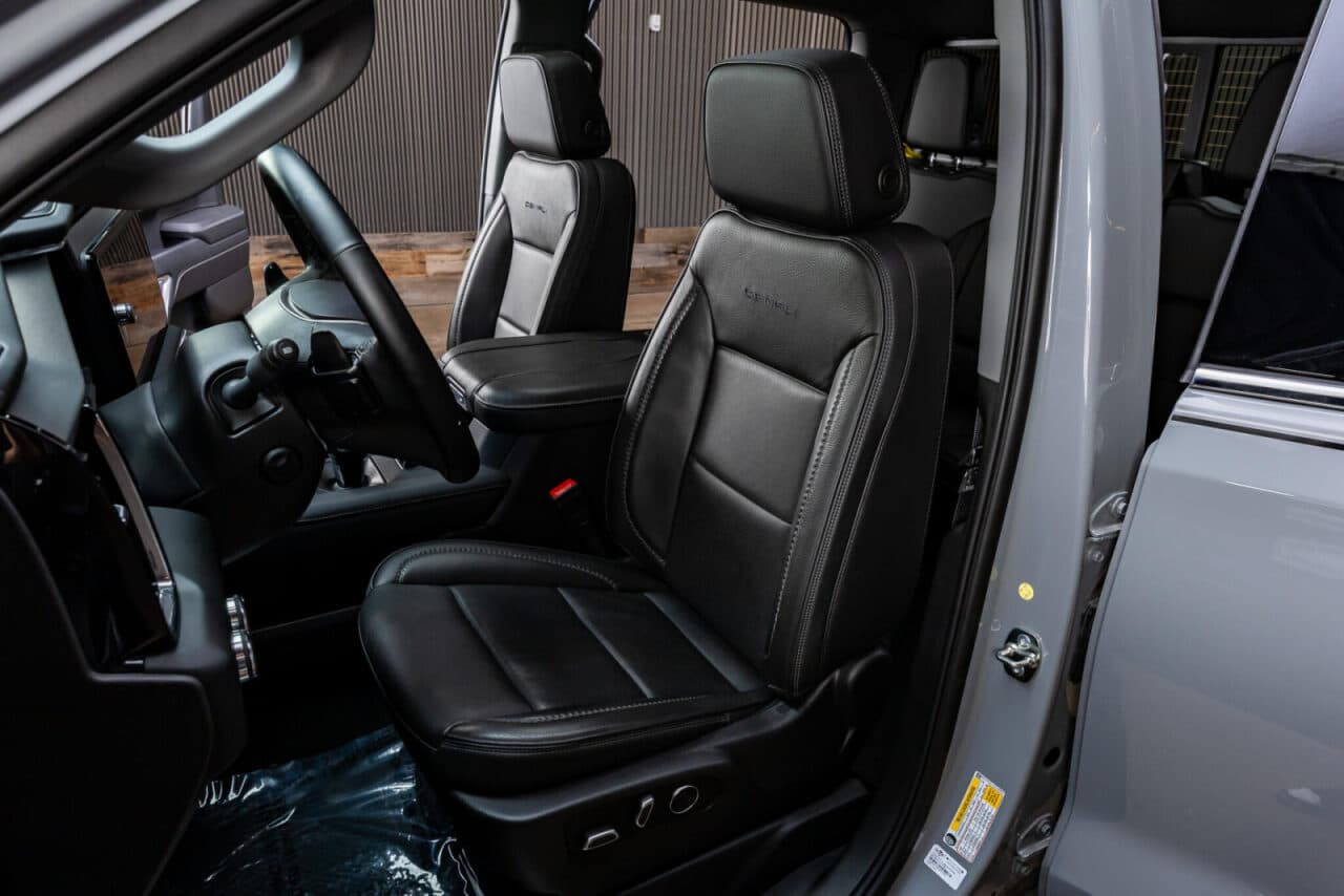 2025 GMC Sierra 1500 Denali — photo 28 of 40