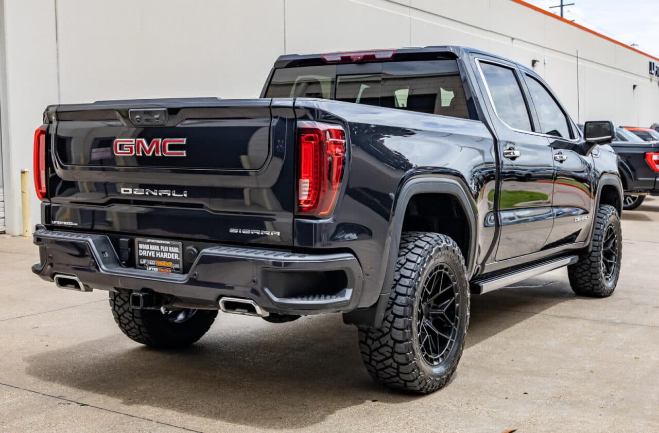 2024 GMC Sierra 1500 Denali — photo 8 of 40