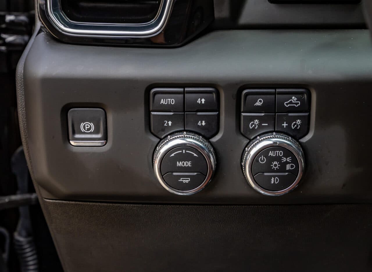 2025 GMC Sierra 1500 Denali Ultimate — photo 20 of 40