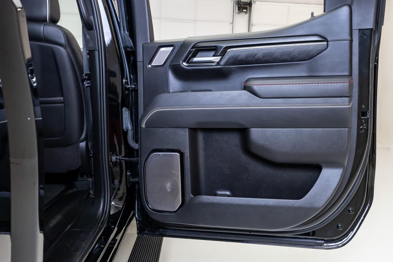 2024 GMC Sierra 1500 AT4X — photo 35 of 37