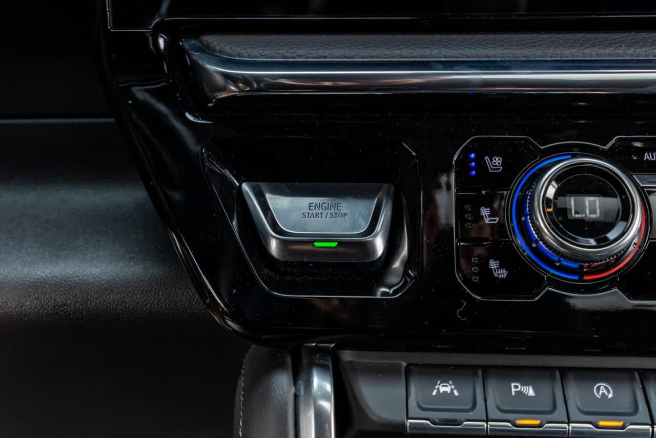 2025 GMC Sierra 1500 Denali — photo 21 of 40