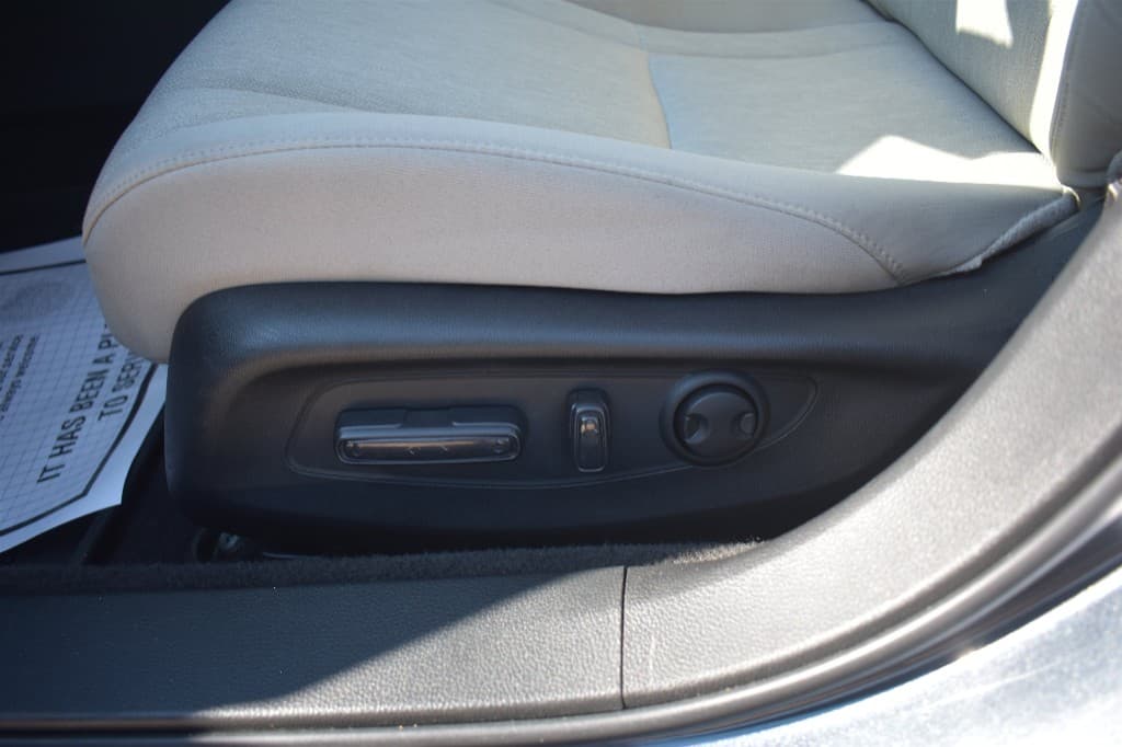 2023 Honda Accord EX FWD — photo 11 of 23
