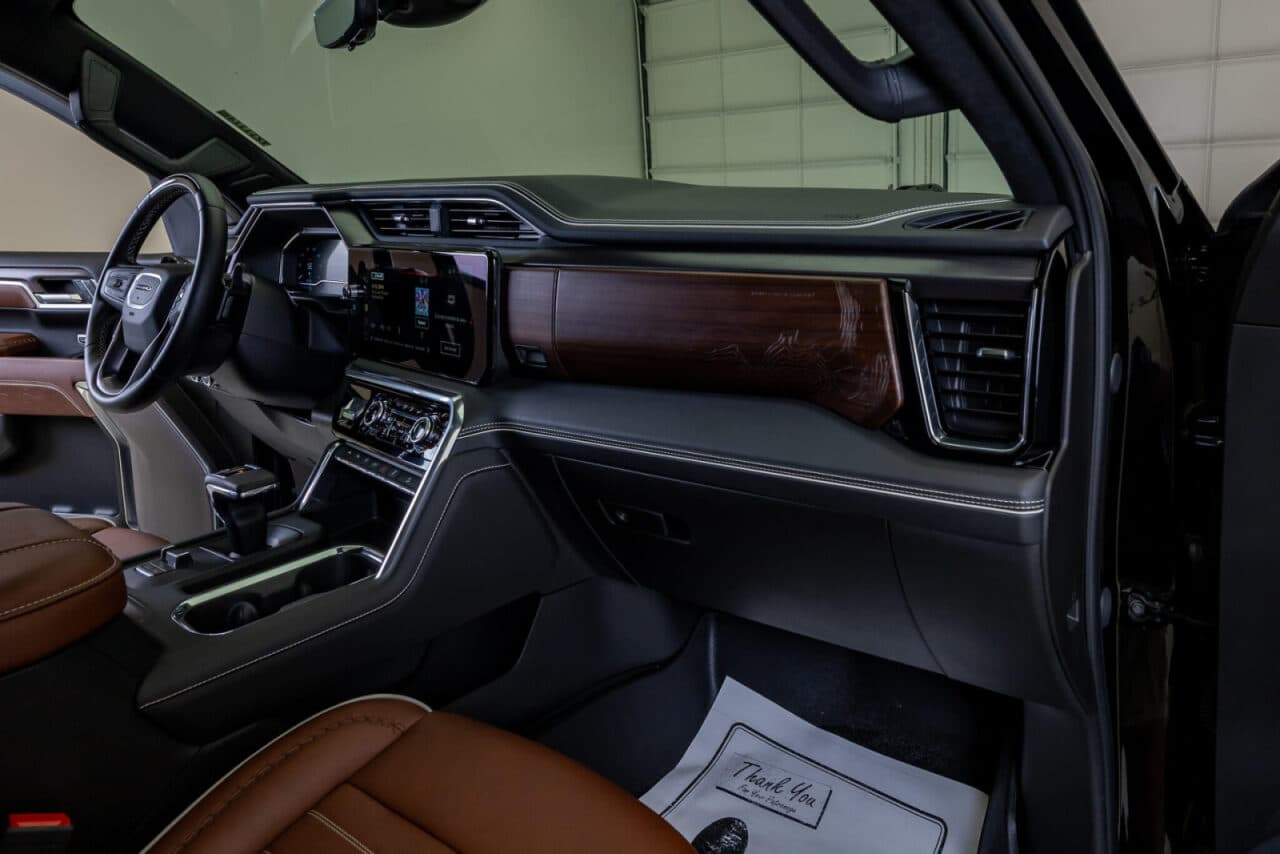 2025 GMC Sierra 1500 Denali Ultimate — photo 14 of 38