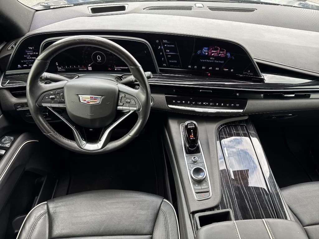 2021 Cadillac Escalade Sport — photo 10 of 32