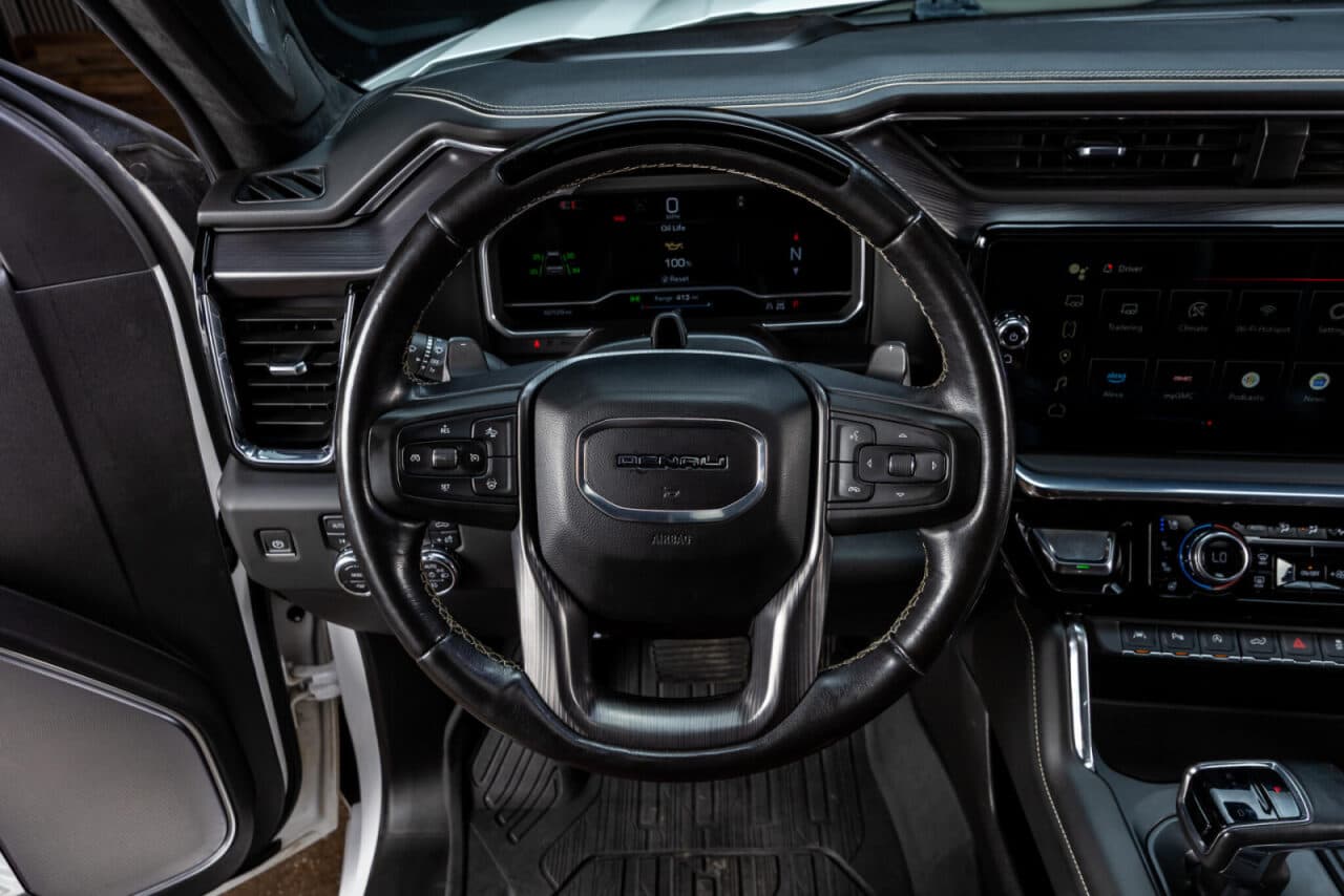 2024 GMC Sierra 1500 Denali Ultimate — photo 18 of 40