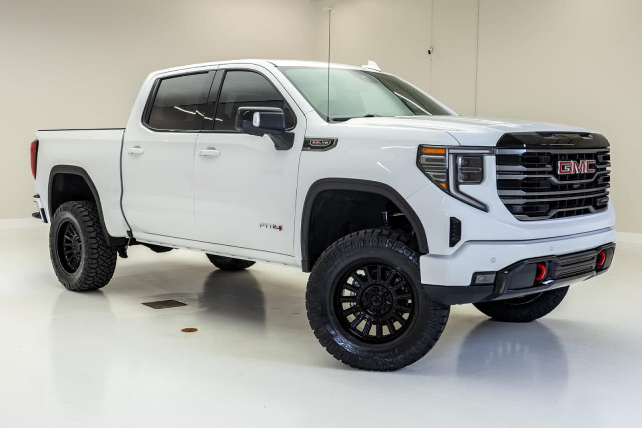 2026 GMC Sierra 1500 AT4 — photo 1 of 36