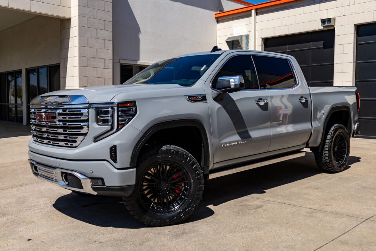 2025 GMC Sierra 1500 Denali — photo 3 of 40