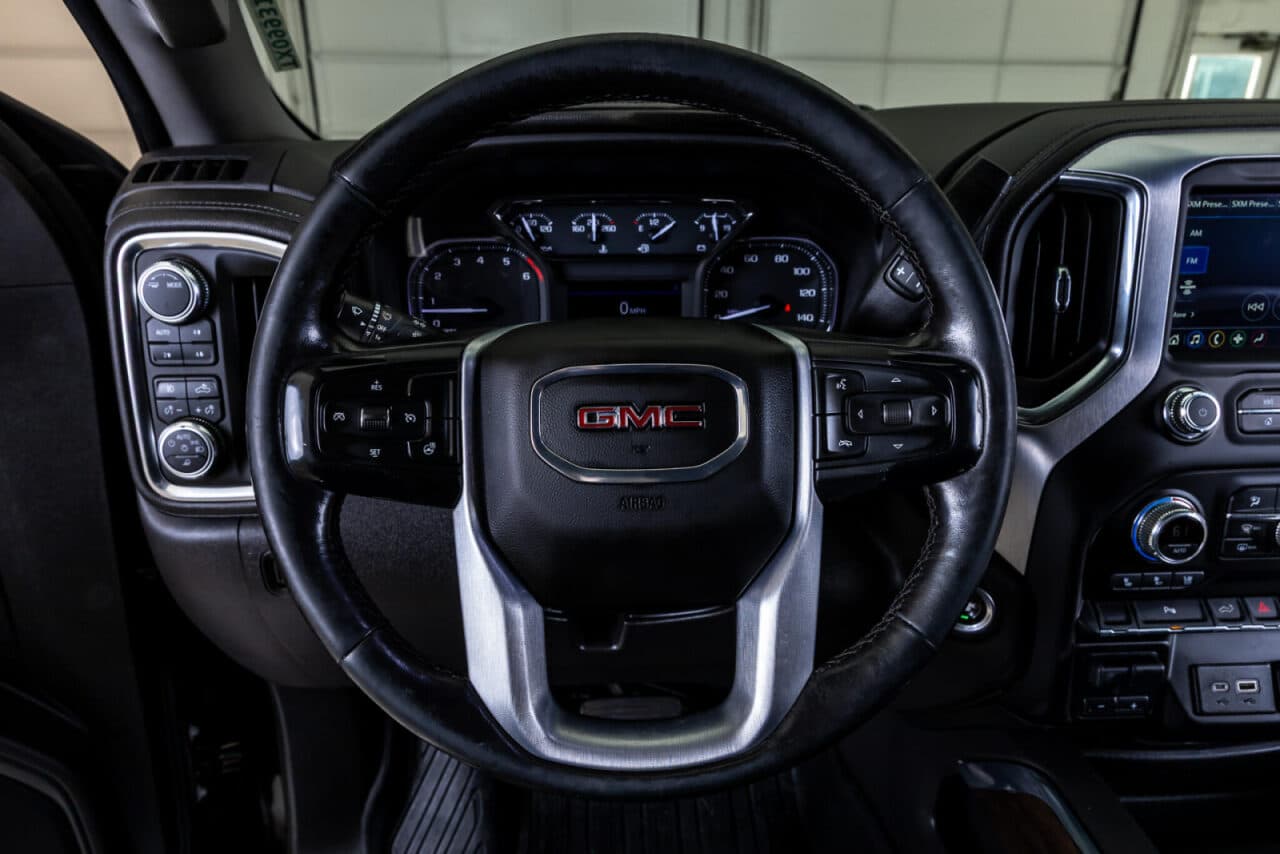 2022 GMC Sierra 1500 Limited SLT — photo 15 of 37