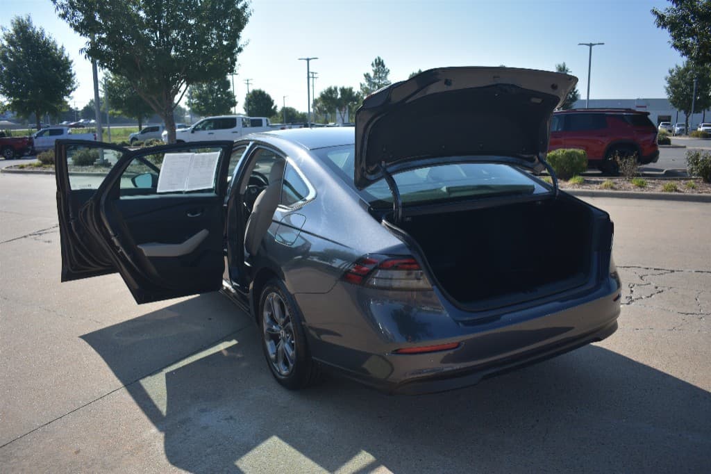 2023 Honda Accord EX FWD — photo 14 of 23