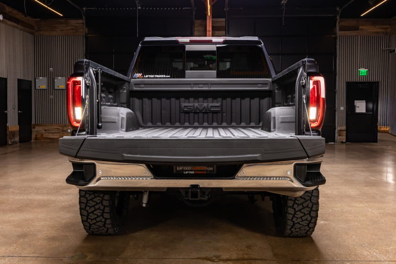 2022 GMC Sierra 1500 SLT — photo 7 of 33