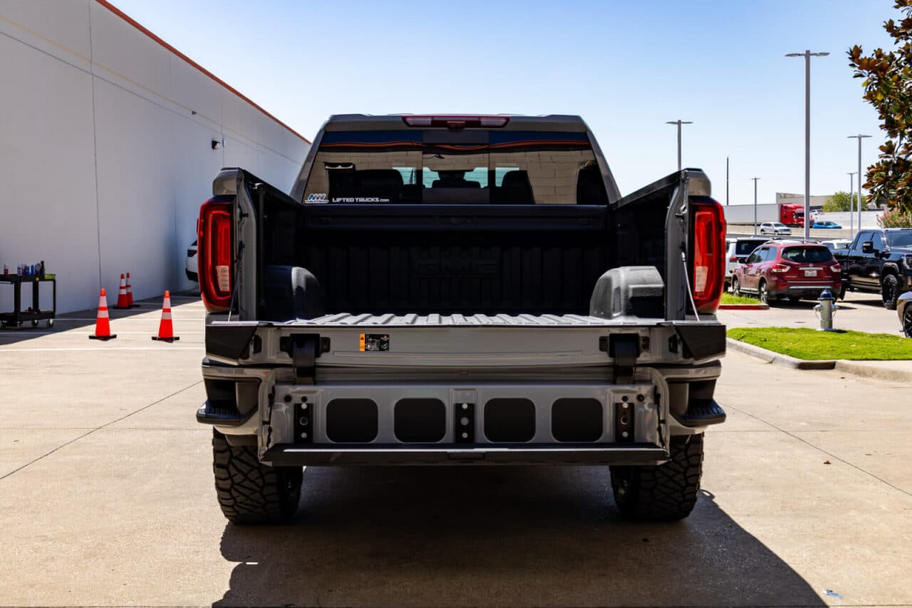 2025 GMC Sierra 1500 Denali — photo 7 of 40