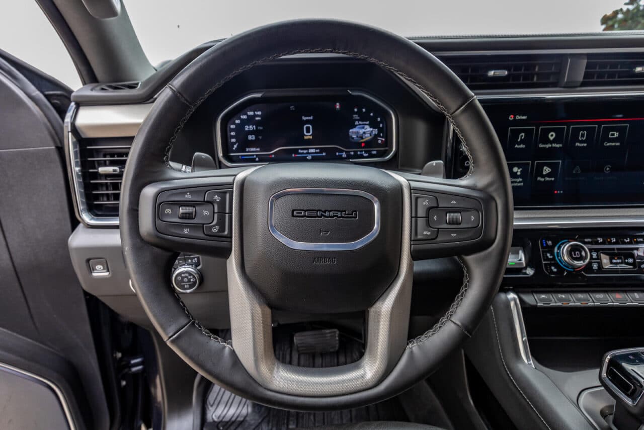 2024 GMC Sierra 1500 Denali — photo 17 of 40