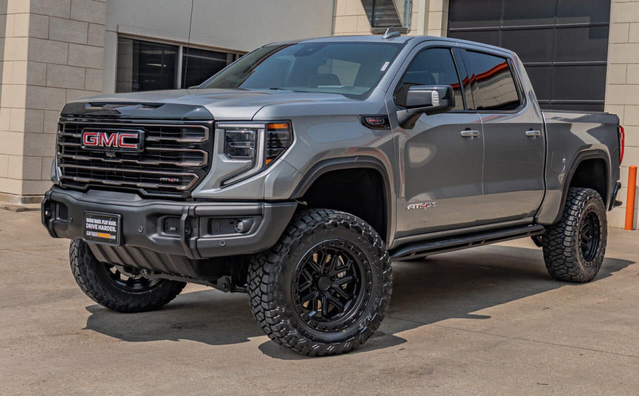 2023 GMC Sierra 1500 AT4X — photo 3 of 39