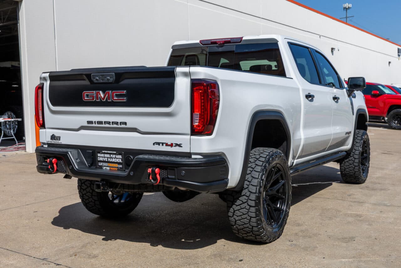 2024 GMC Sierra 1500 AT4X — photo 8 of 40