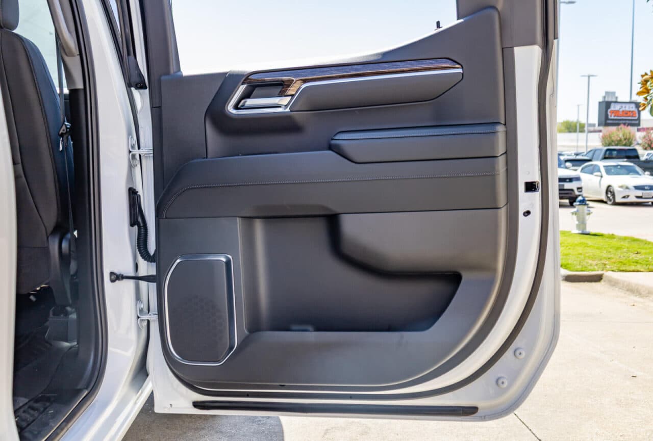 2025 GMC Sierra 1500 Elevation — photo 33 of 35