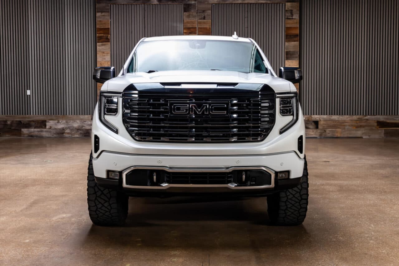 2024 GMC Sierra 1500 Denali Ultimate — photo 2 of 40