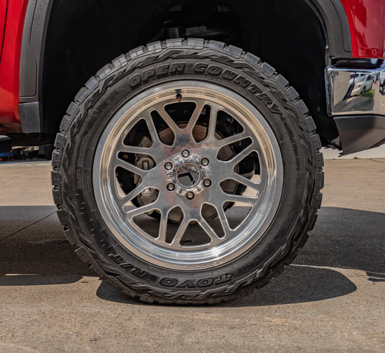 2024 GMC Sierra 1500 SLT — photo 10 of 39