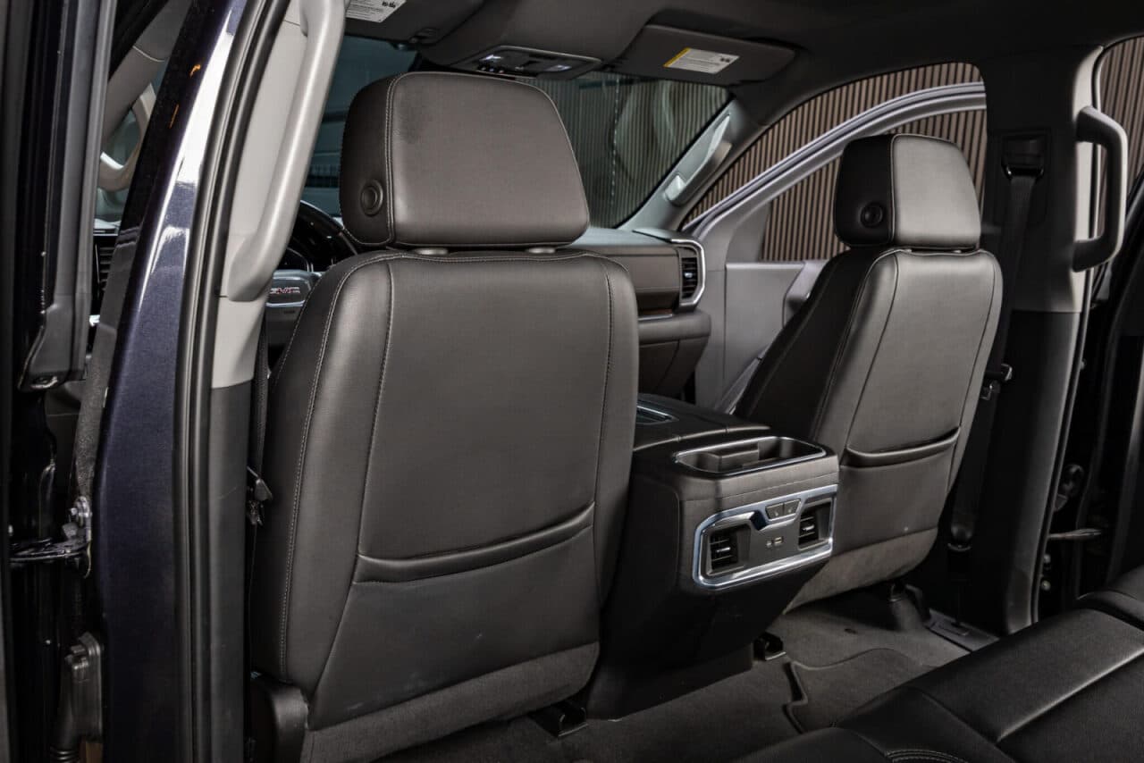 2022 GMC Sierra 1500 SLT — photo 26 of 33
