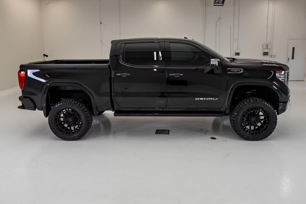 2026 GMC Sierra 1500 Denali Ultimate — photo 6 of 36