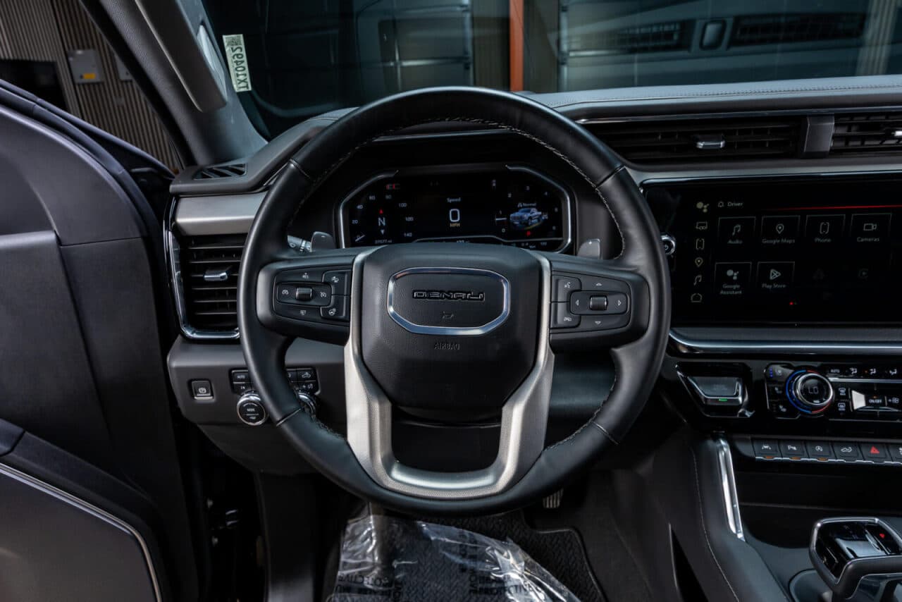 2025 GMC Sierra 1500 Denali — photo 16 of 39