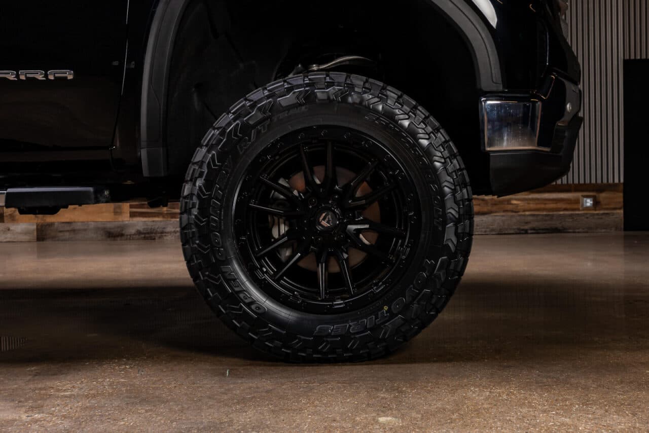 2024 GMC Sierra 1500 SLE — photo 10 of 35