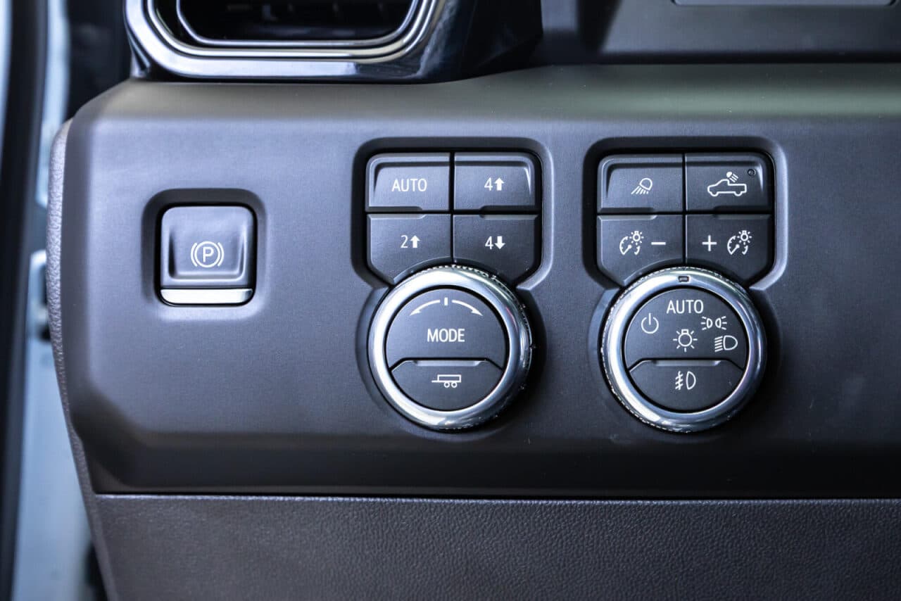 2026 GMC Sierra 1500 AT4 — photo 17 of 36