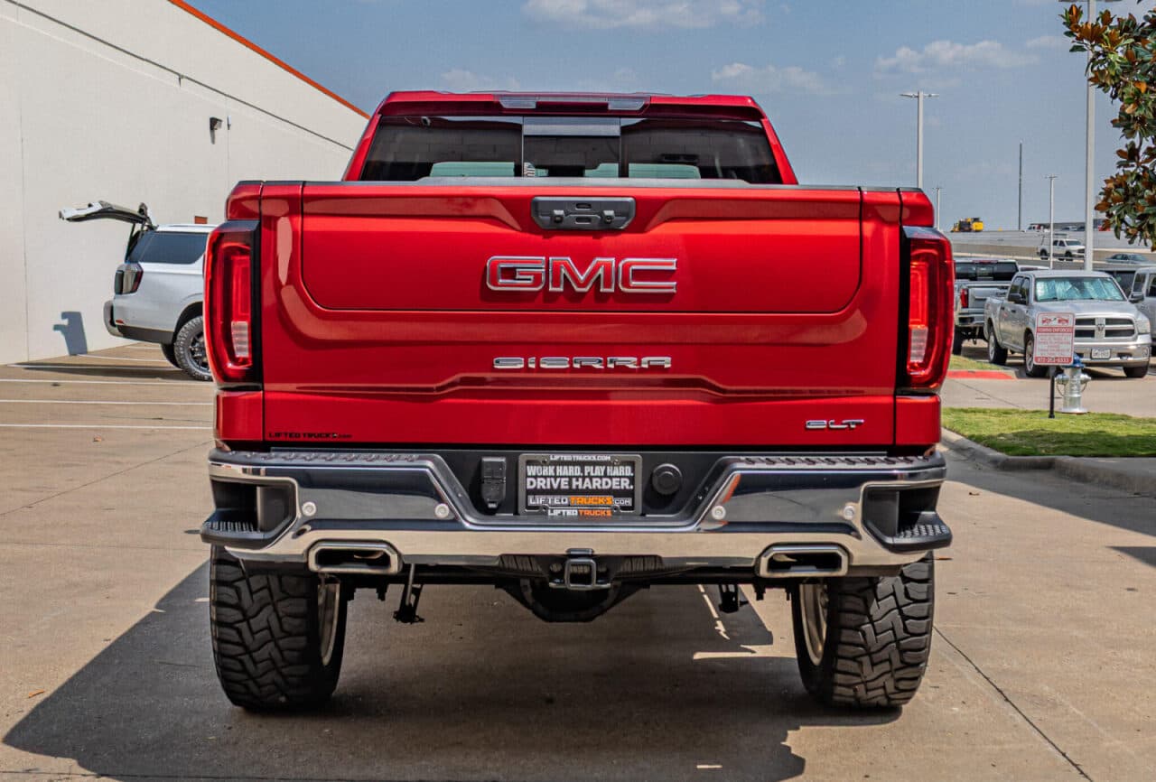 2024 GMC Sierra 1500 SLT — photo 6 of 39