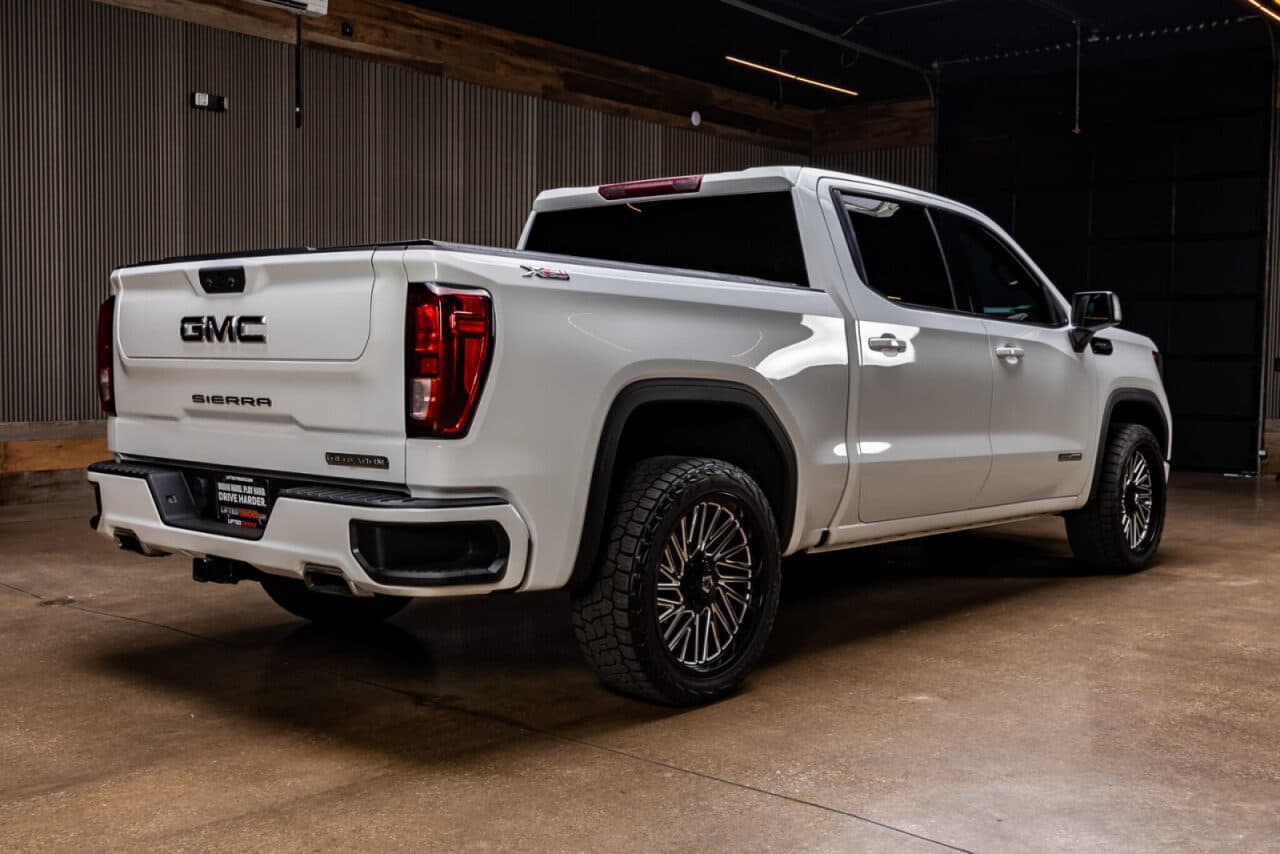 2024 GMC Sierra 1500 Elevation — photo 8 of 35