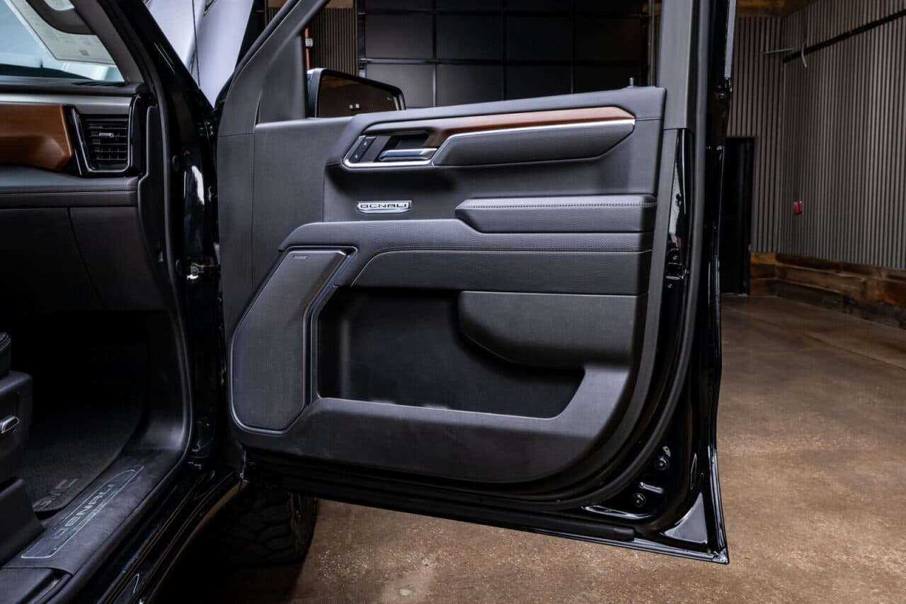 2025 GMC Sierra 1500 Denali — photo 35 of 39