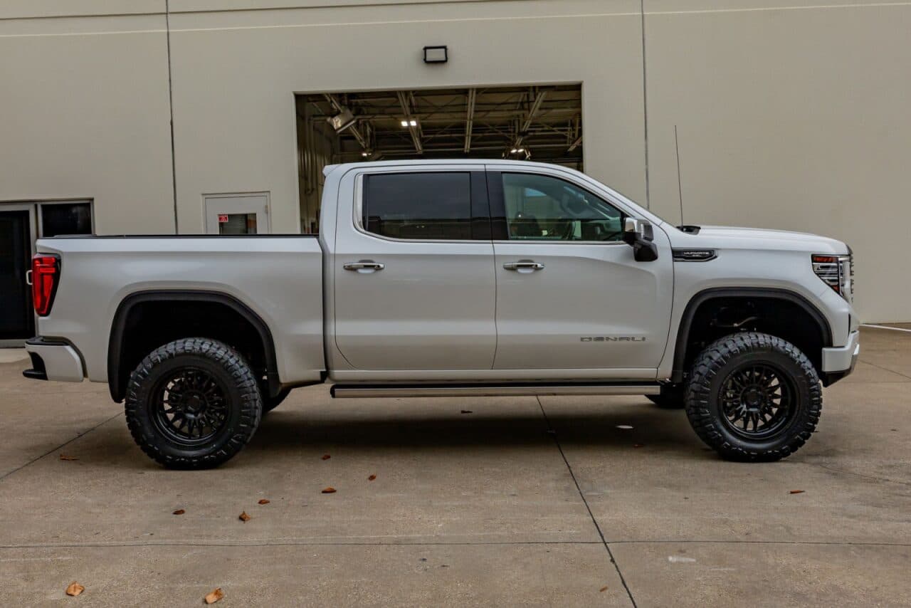 2024 GMC Sierra 1500 Denali Ultimate — photo 9 of 39
