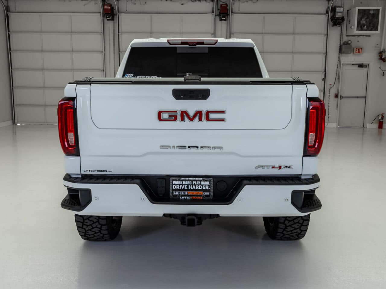 2023 GMC Sierra 1500 AT4X — photo 6 of 37