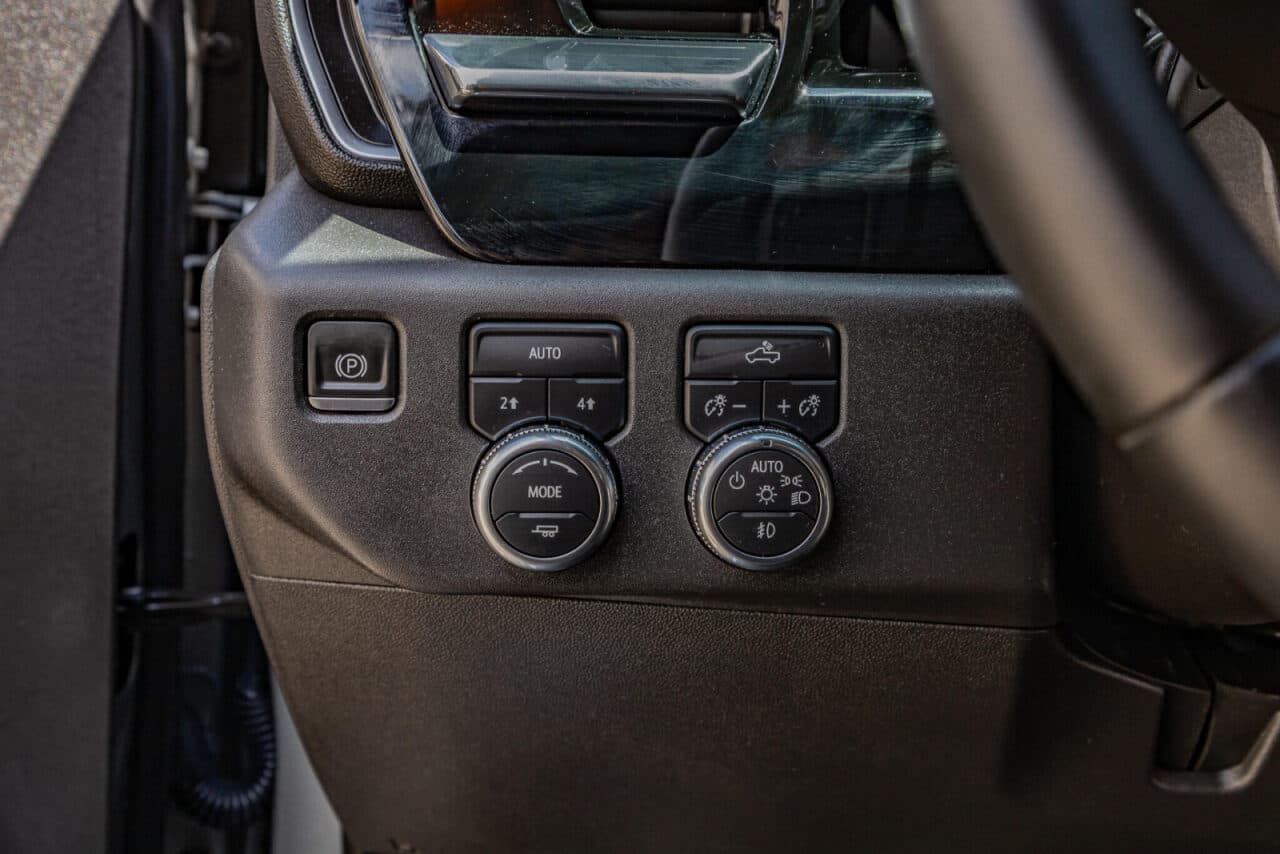 2024 GMC Sierra 1500 Elevation — photo 19 of 38