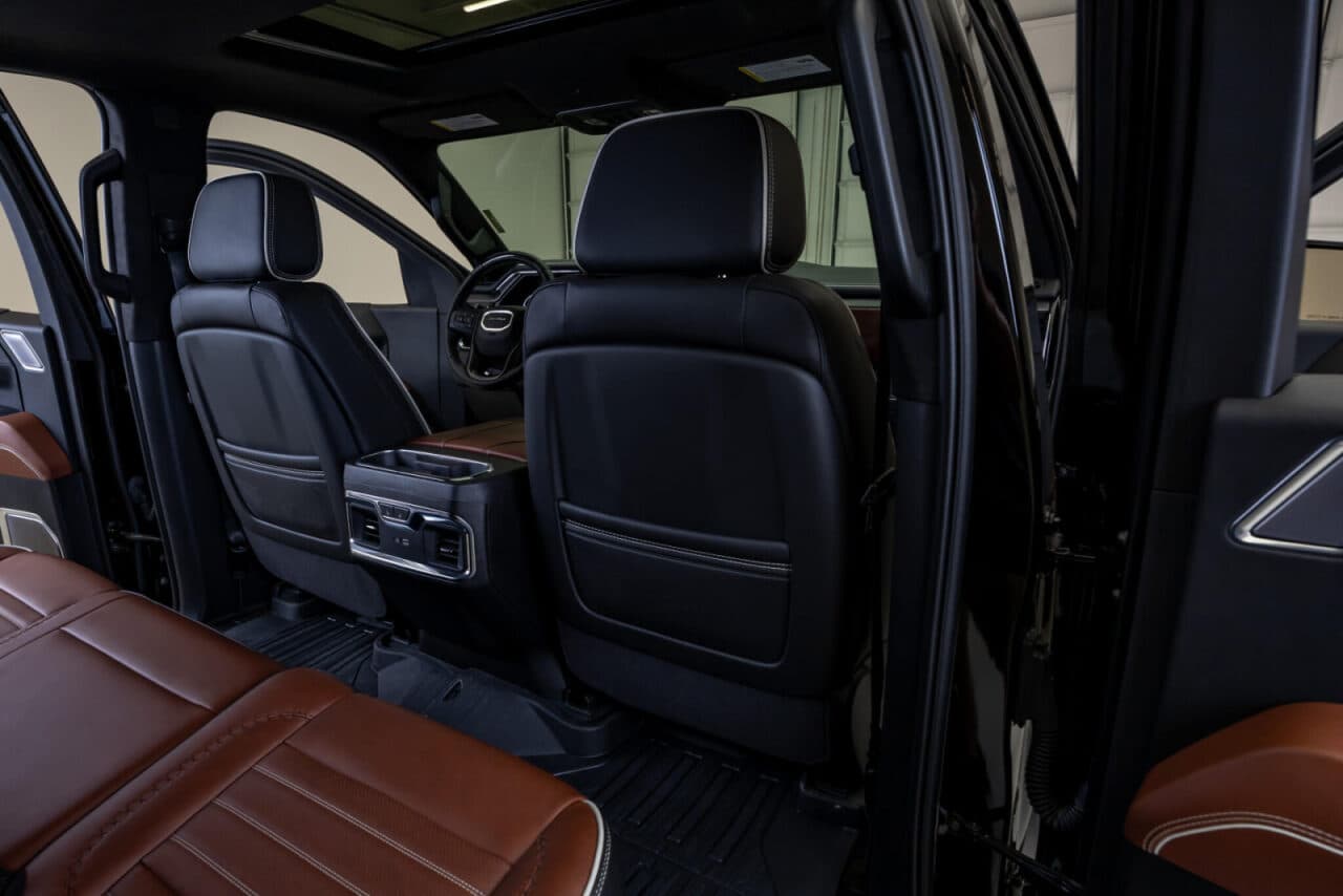 2025 GMC Sierra 1500 Denali Ultimate — photo 29 of 38