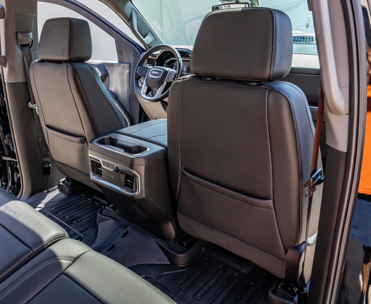 2025 GMC Sierra 1500 SLT — photo 31 of 40