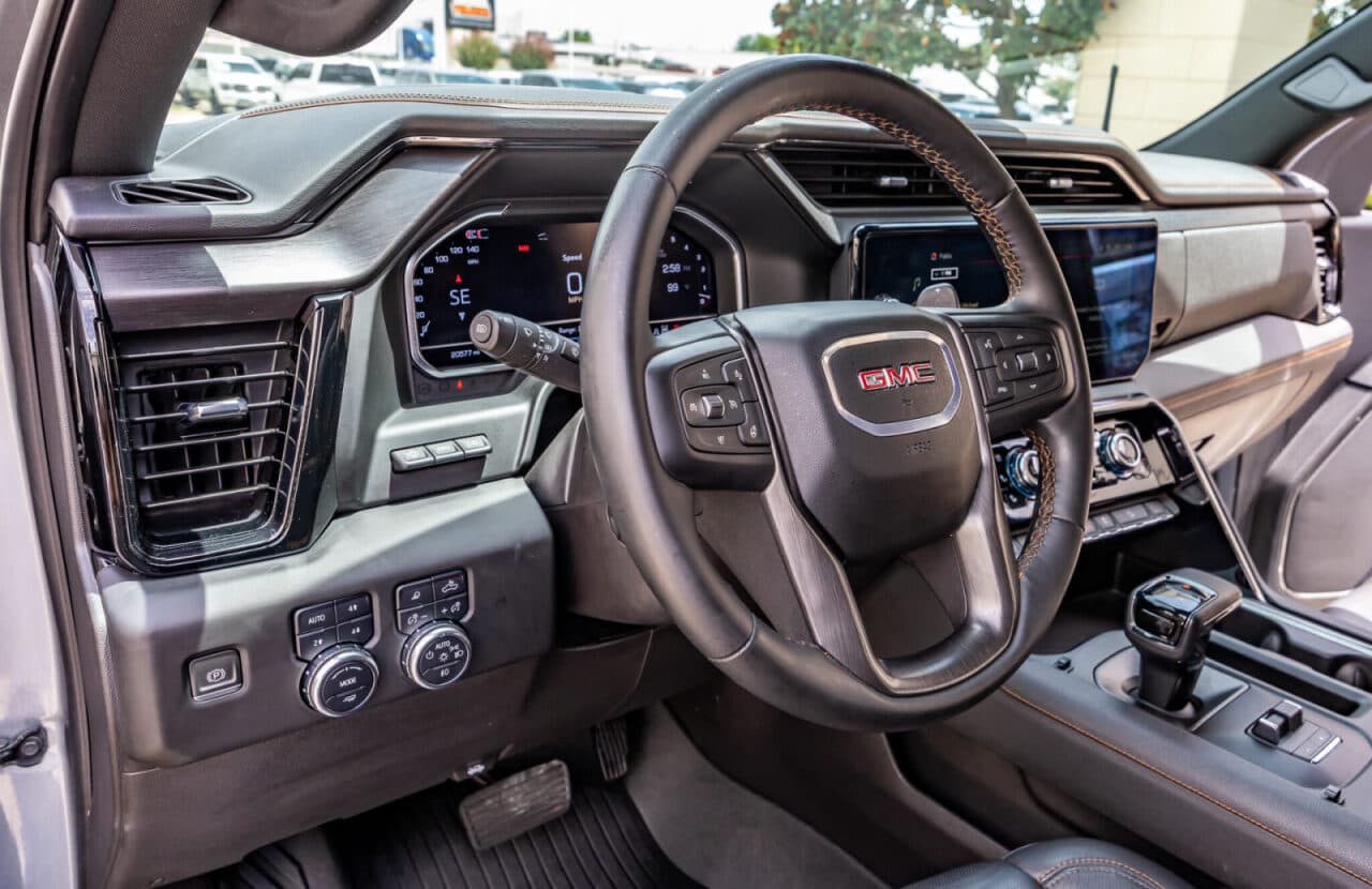 2024 GMC Sierra 1500 AT4 — photo 15 of 40