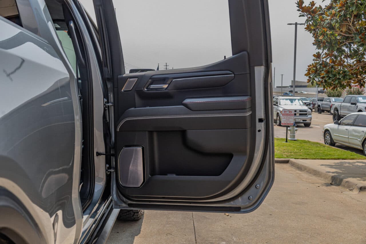 2023 GMC Sierra 1500 AT4X — photo 37 of 39