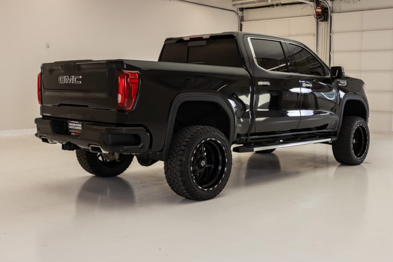 2022 GMC Sierra 1500 Limited SLT — photo 8 of 37