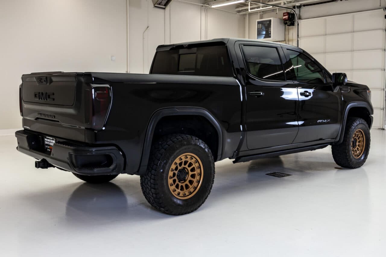 2024 GMC Sierra 1500 AT4X — photo 8 of 37
