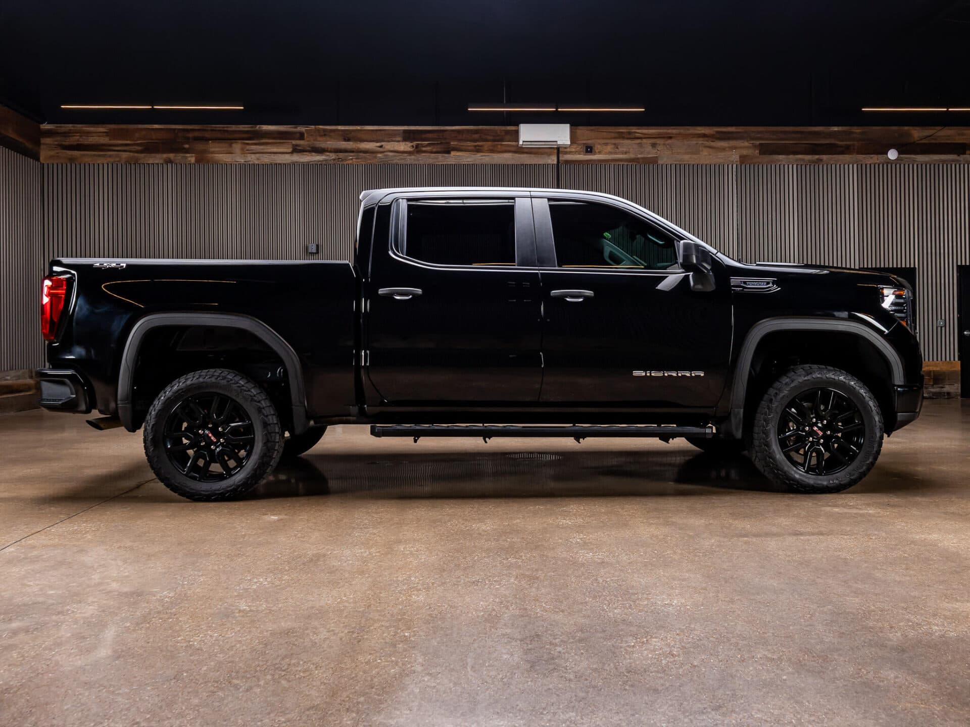2025 GMC Sierra 1500 Pro — photo 9 of 37