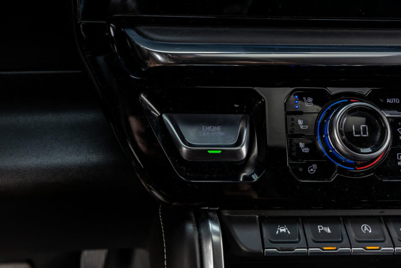 2024 GMC Sierra 1500 Denali Ultimate — photo 21 of 40
