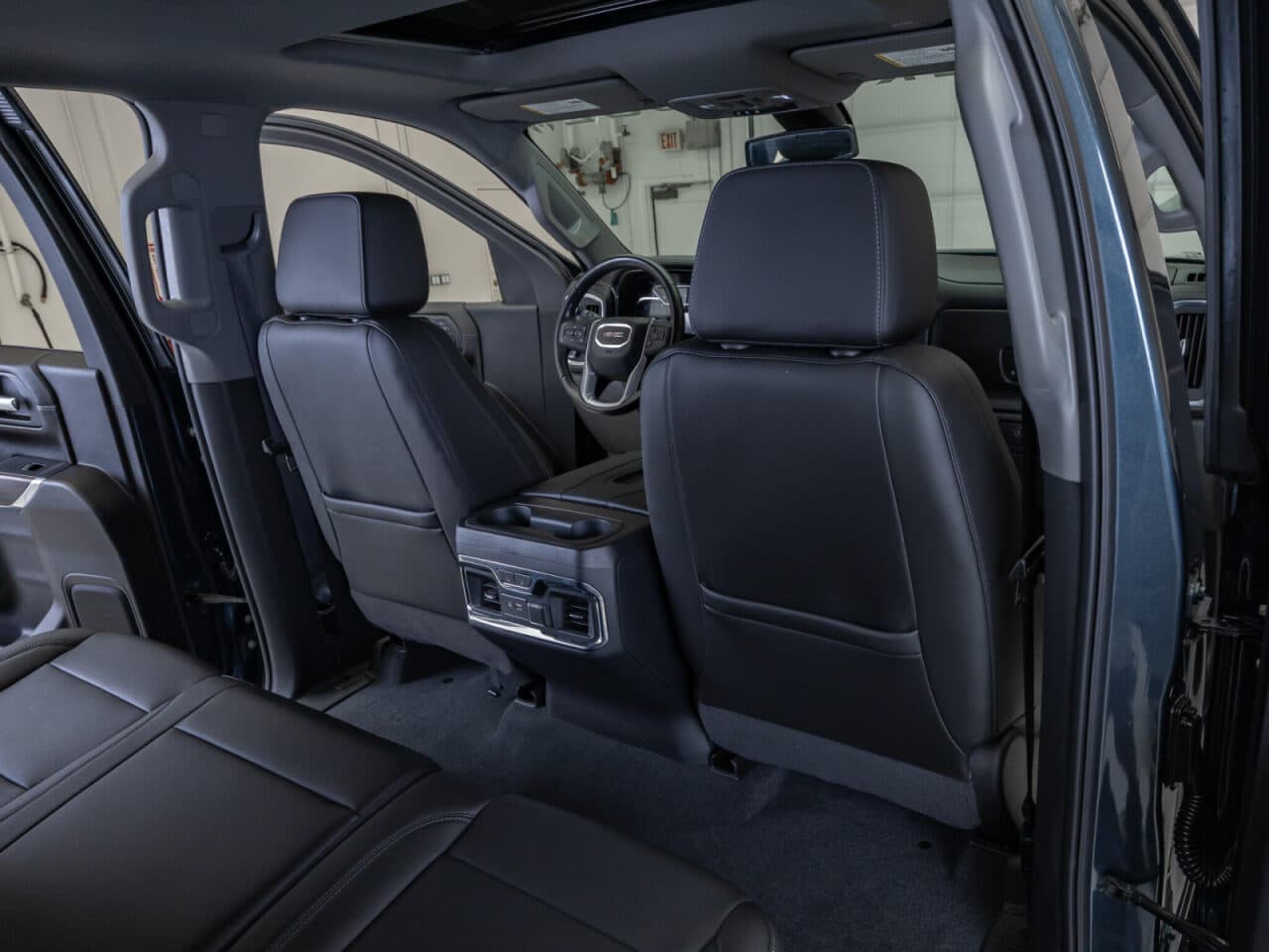 2020 GMC Sierra 1500 SLT — photo 29 of 38