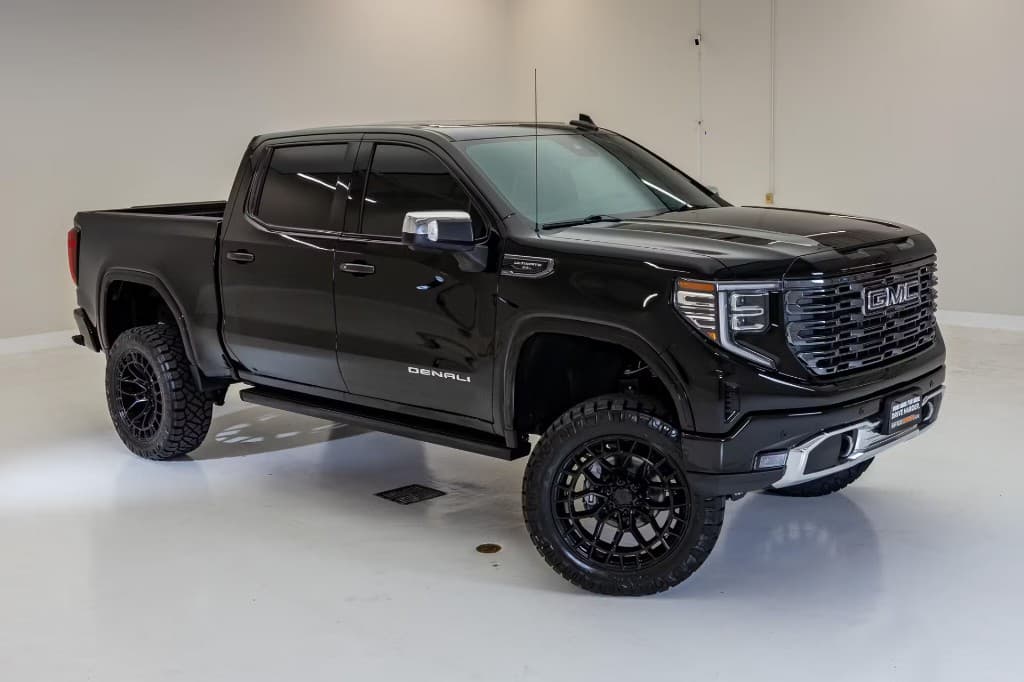 2026 GMC Sierra 1500 Denali Ultimate — photo 1 of 36
