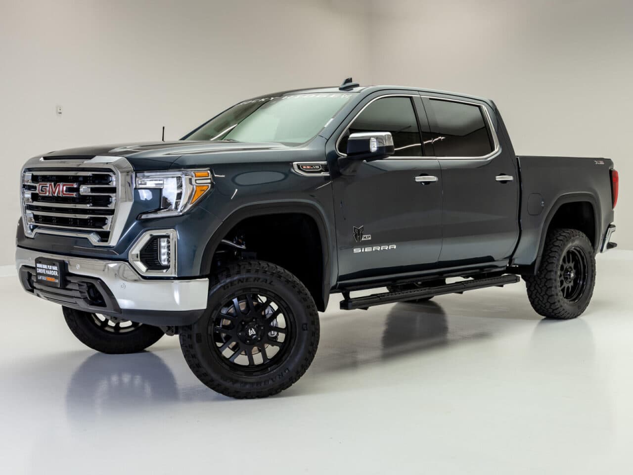 2020 GMC Sierra 1500 SLT — photo 3 of 38
