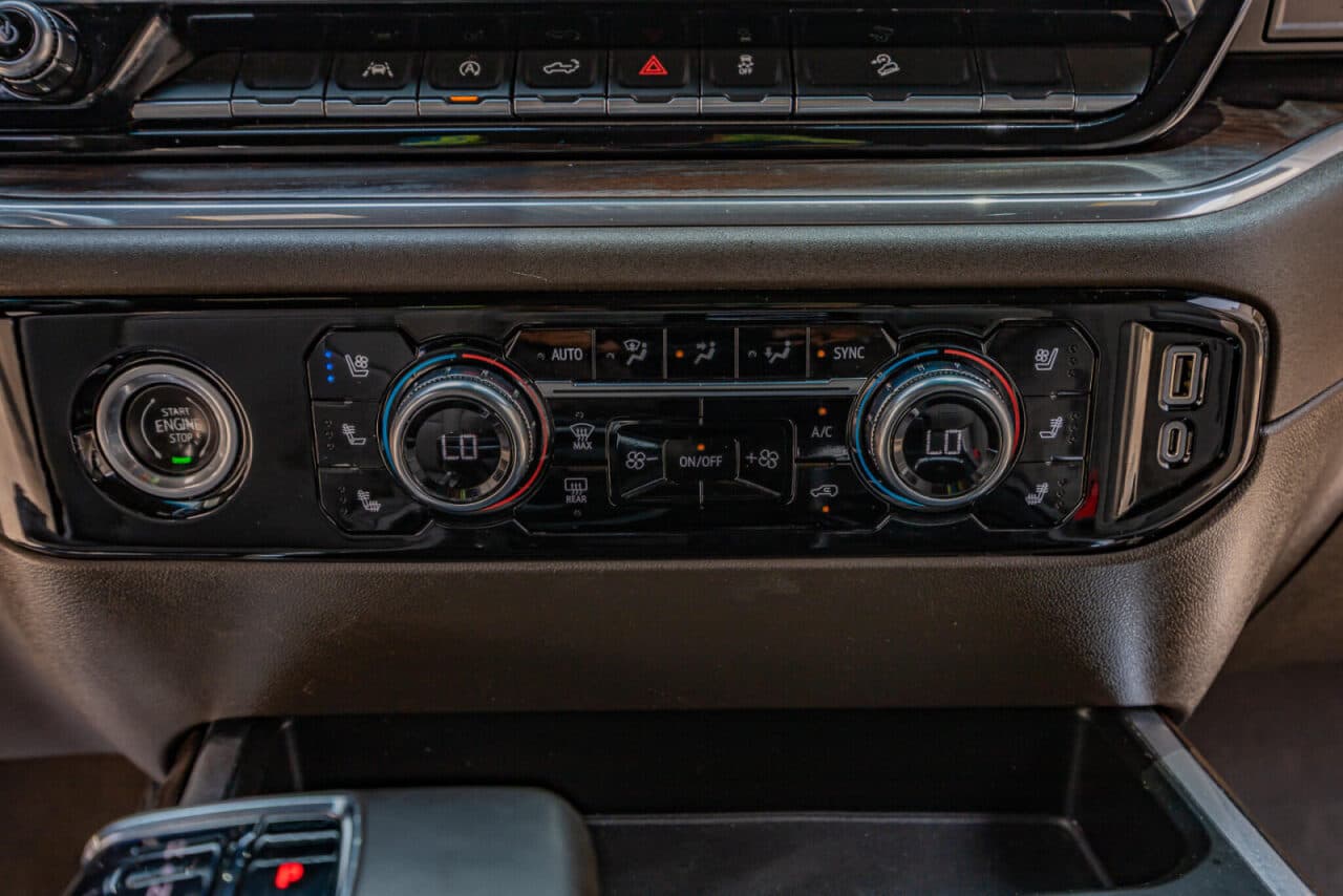 2023 GMC Sierra 1500 SLT — photo 25 of 39