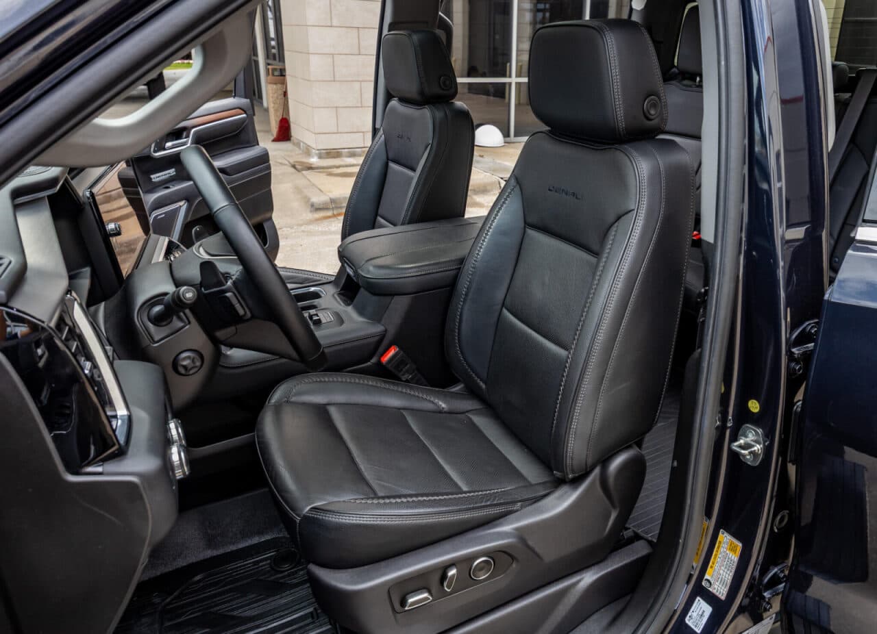 2024 GMC Sierra 1500 Denali — photo 28 of 40
